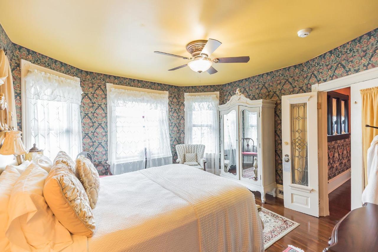 The Inn On Holly B&B Pitman Εξωτερικό φωτογραφία